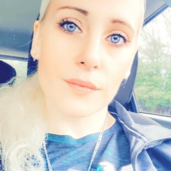 Meet your Posher, Kristina - Picture 2 of 2